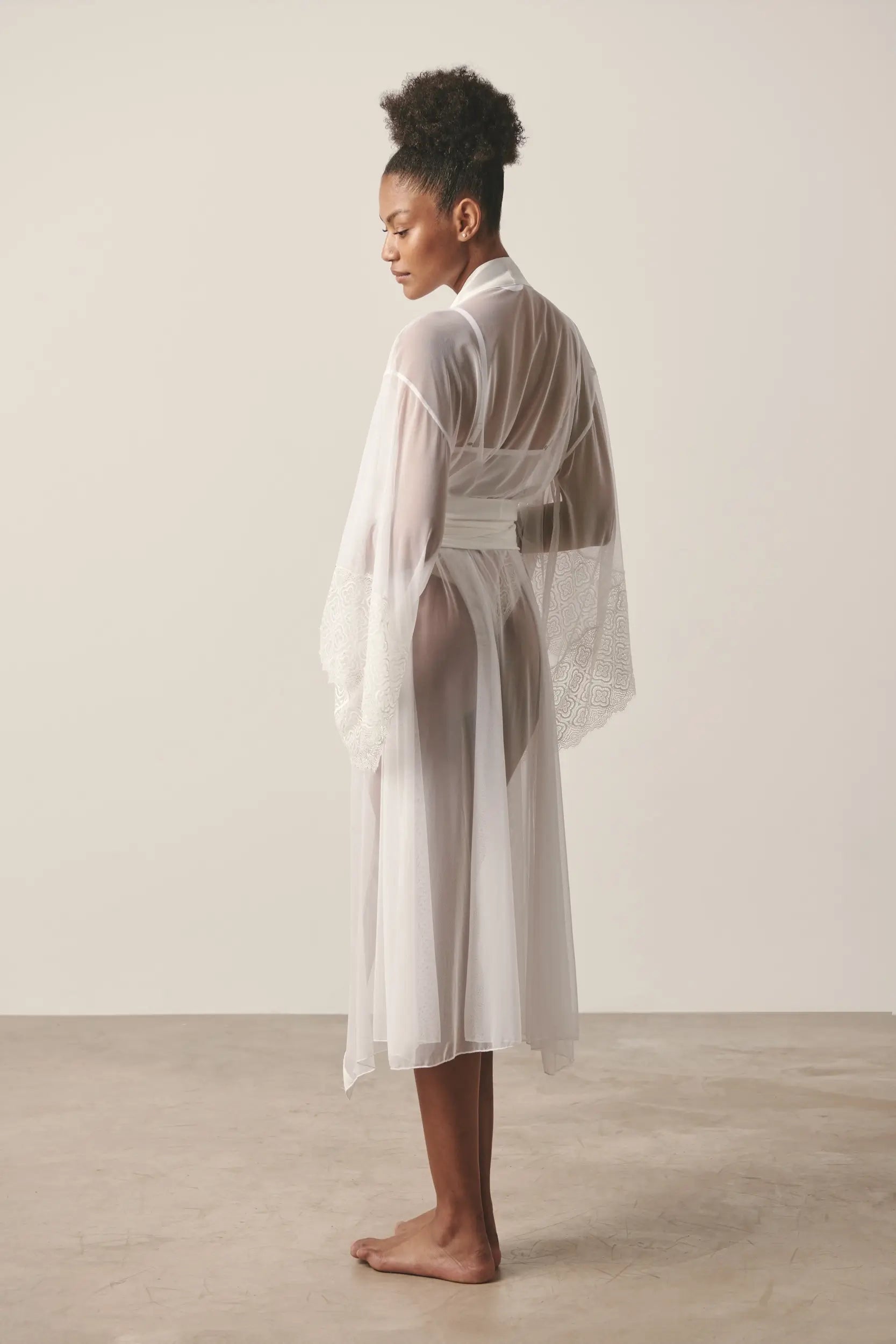 KIMONO BIANCO IN RETE TRASPARENTE
